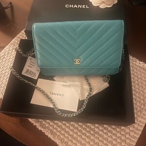 CHANEL Turquoise Chevron Quilted Leather Chain Crossbody